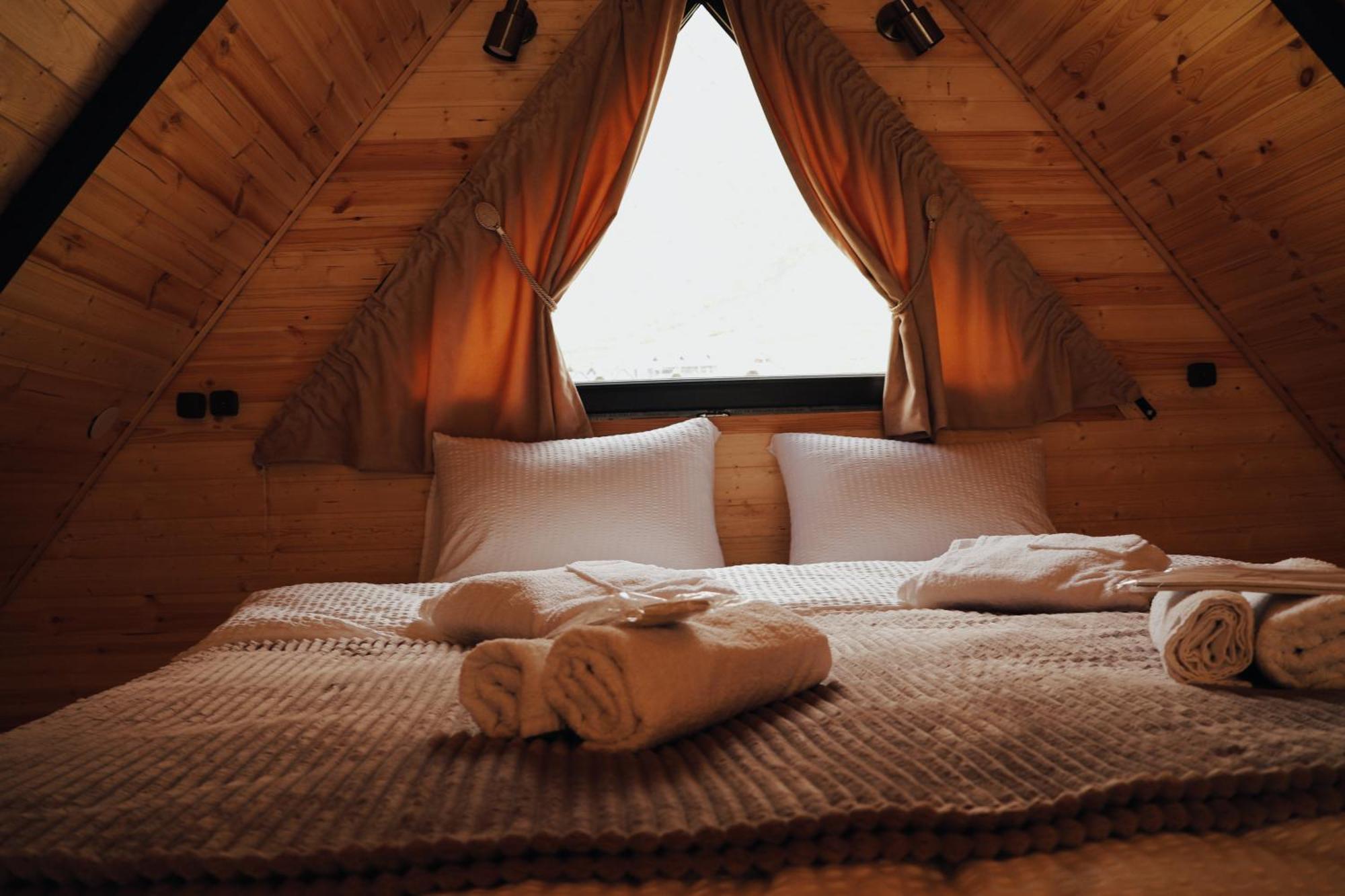Outdoor Cottages Kazbegi Номер фото