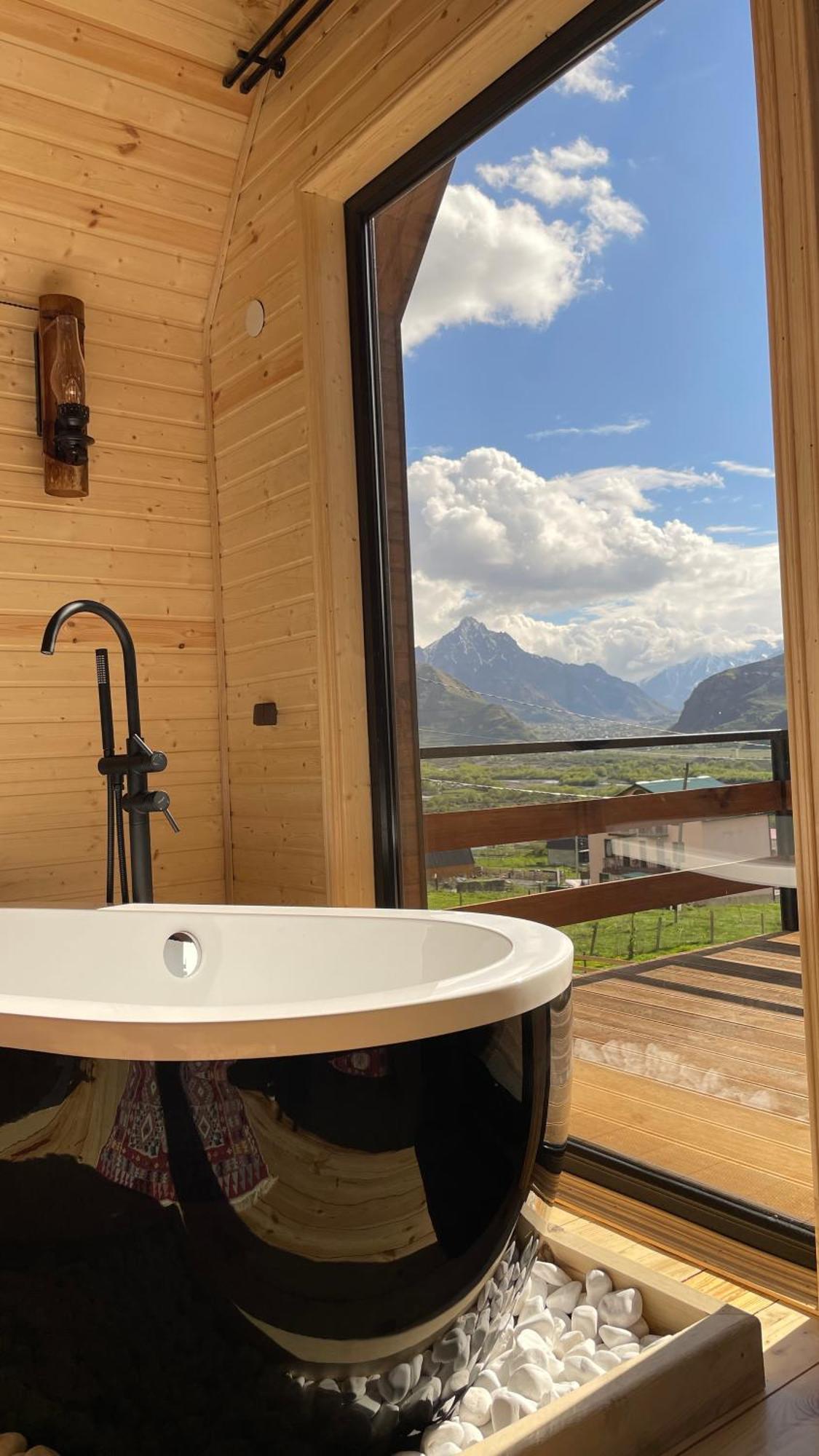 Outdoor Cottages Kazbegi Номер фото